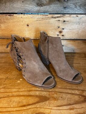 Lucky Brand Hartlee Side Lace Peep Toe Ankle Booties - Size 9